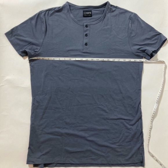 Cuts Clothing Men's Split Hem Crew Neck Button T-Shirt - L - New In Pack - Picture 6 of 8